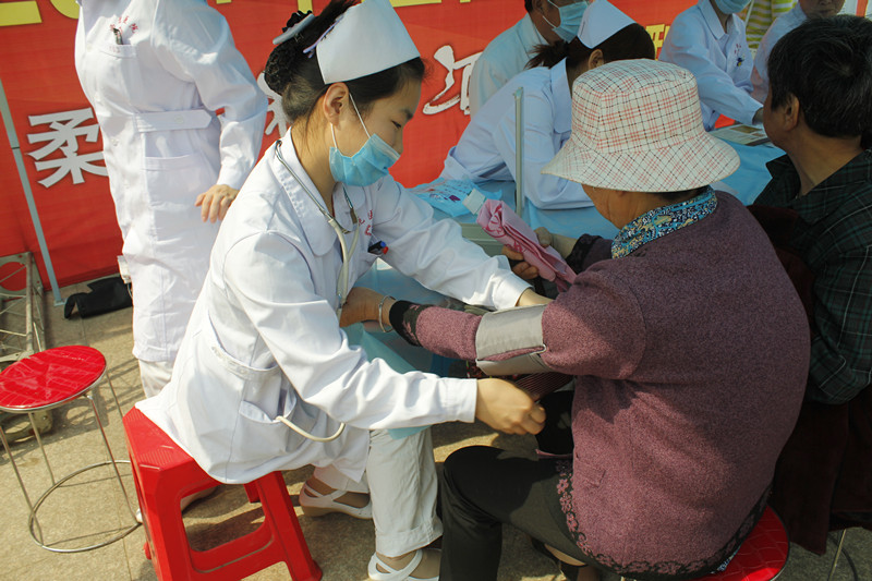 西苑医院大型义诊活动